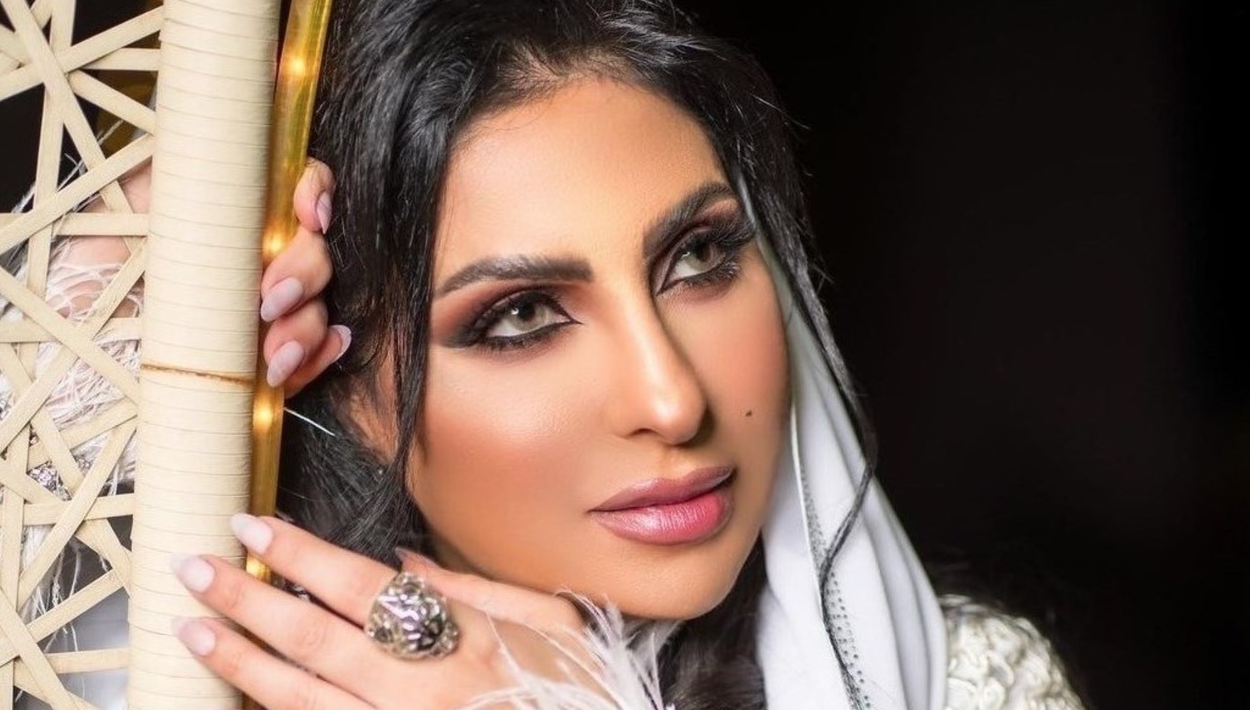 من هي زينب العسكري