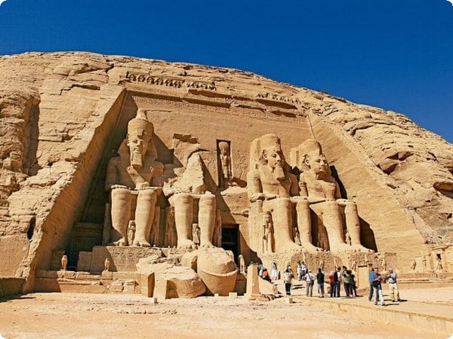 تفسير رؤية معني الفراعنة في الحلم